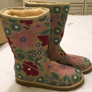 BRAND NEW UGG, LIMITED ED., WAHINE FLORAL BOOTS